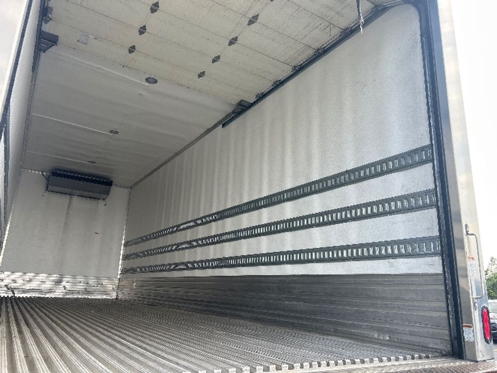 Refrigerated Truck-Light and Medium Duty Trucks-International-2023-MV607N-Indianapolis-IN-186,856\n\t\tmiles-$ 54,500 - Image 11