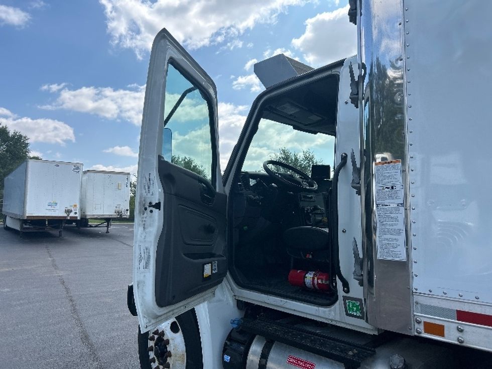 Refrigerated Truck-Light and Medium Duty Trucks-International-2023-MV607N-Indianapolis-IN-186,856\n\t\tmiles-$ 54,500 - Image 15
