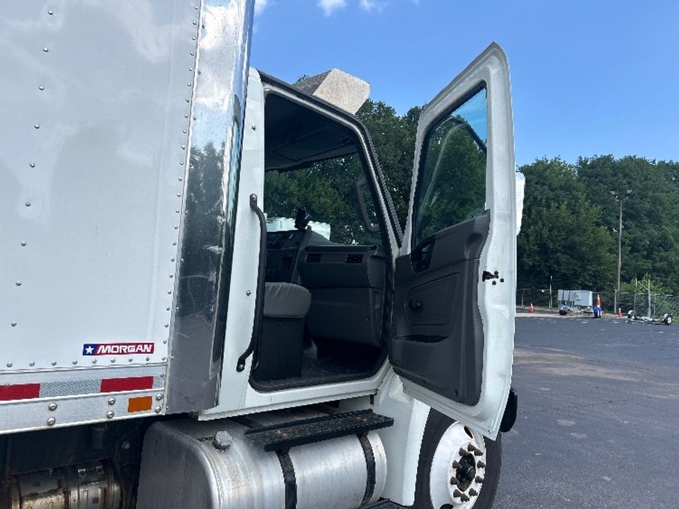 Refrigerated Truck-Light and Medium Duty Trucks-International-2023-MV607N-Indianapolis-IN-186,856\n\t\tmiles-$ 54,500 - Image 18
