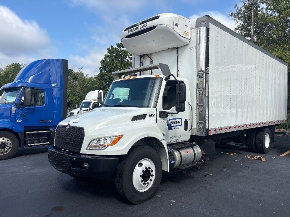 Refrigerated Truck-Light and Medium Duty Trucks-International-2023-MV607N-Indianapolis-IN-187,279\n\t\tmiles-$ 60,750 - Image 3