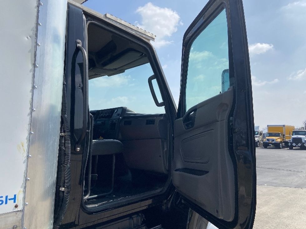 Refrigerated Truck-Light and Medium Duty Trucks-International-2024-MV607N-San Antonio-TX-105,318\n\t\tmiles-$ 87,750 - Image 19