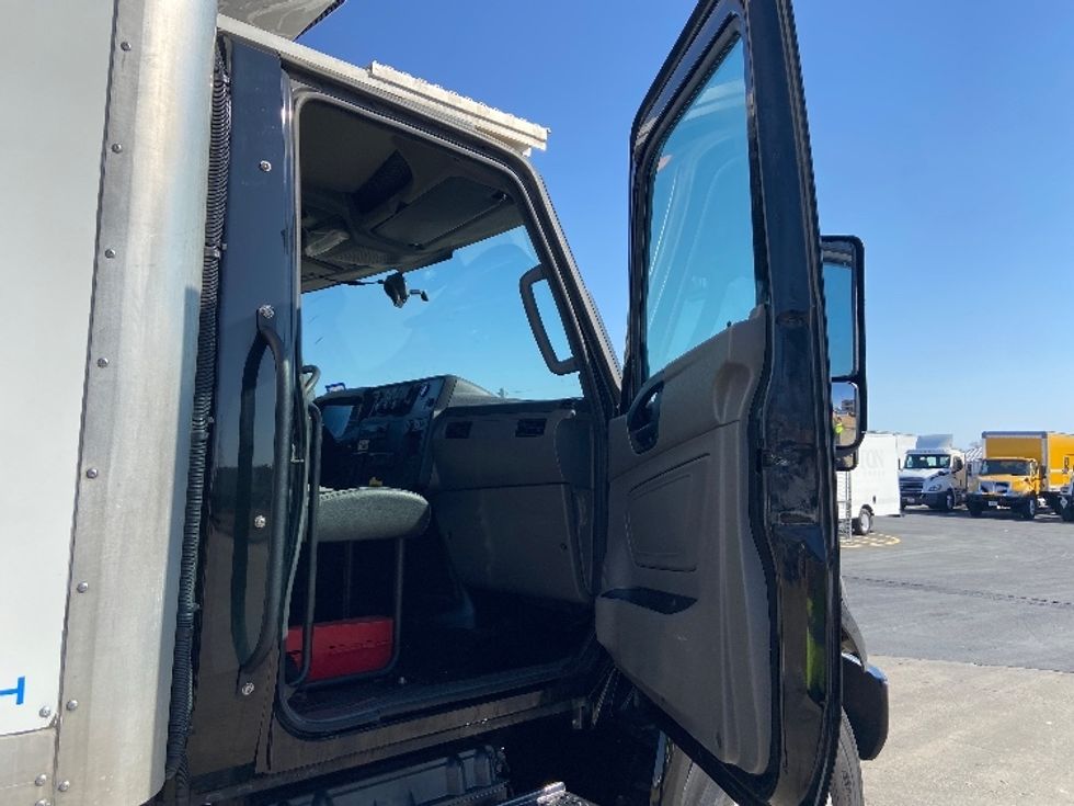 Refrigerated Truck-Light and Medium Duty Trucks-International-2024-MV607N-San Antonio-TX-107,854\n\t\tmiles-$ 87,750 - Image 19