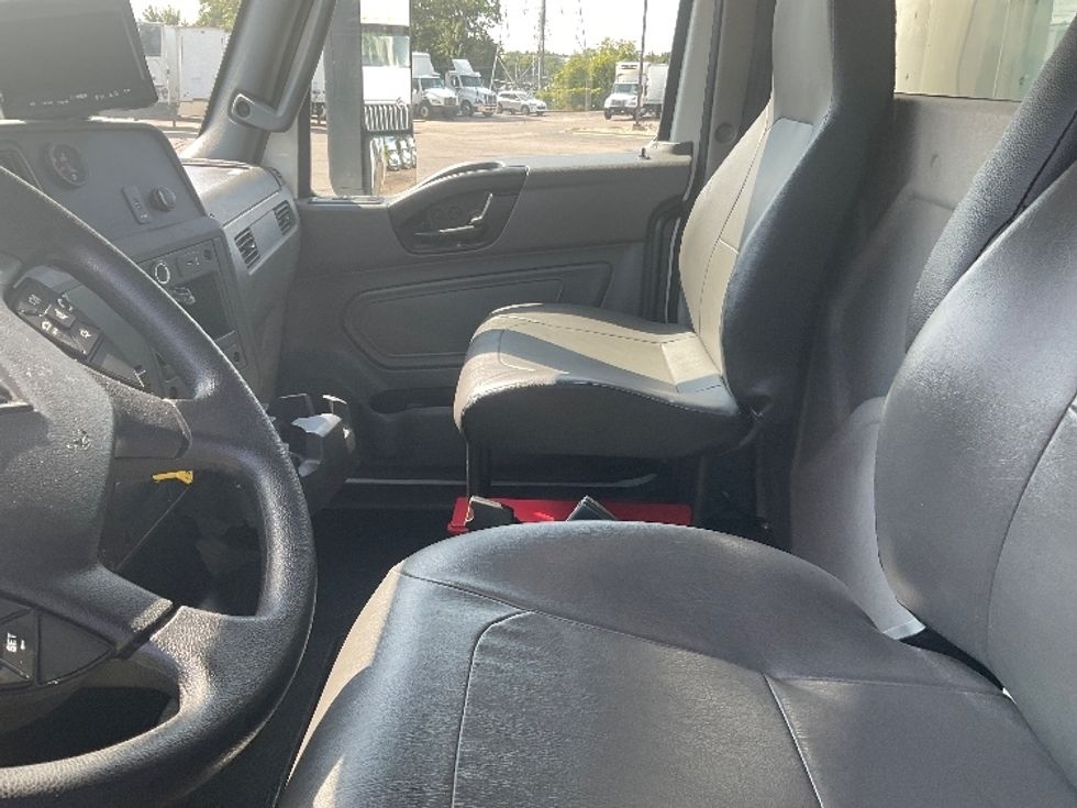 Refrigerated Truck-Light and Medium Duty Trucks-International-2024-MV607N-Warren-MI-17,480\n\t\tmiles-$ 93,250 - Image 19