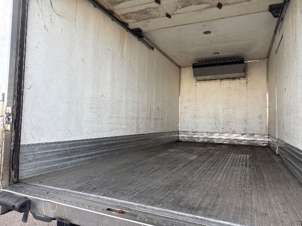 Refrigerated Truck-Light and Medium Duty Trucks-Isuzu-2013-NQR-Philadelphia-PA-246,599\n\t\tmiles-$ 21,000 - Image 10