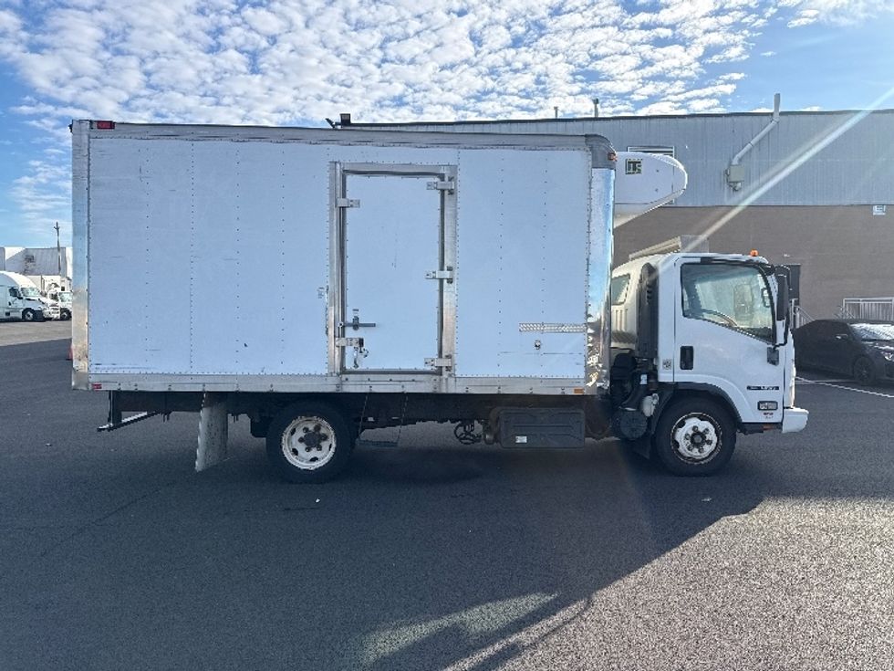 Refrigerated Truck-Light and Medium Duty Trucks-Isuzu-2013-NQR-Philadelphia-PA-246,599\n\t\tmiles-$ 21,000 - Image 14