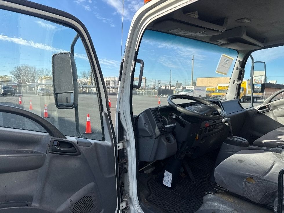 Refrigerated Truck-Light and Medium Duty Trucks-Isuzu-2013-NQR-Philadelphia-PA-246,599\n\t\tmiles-$ 21,000 - Image 15