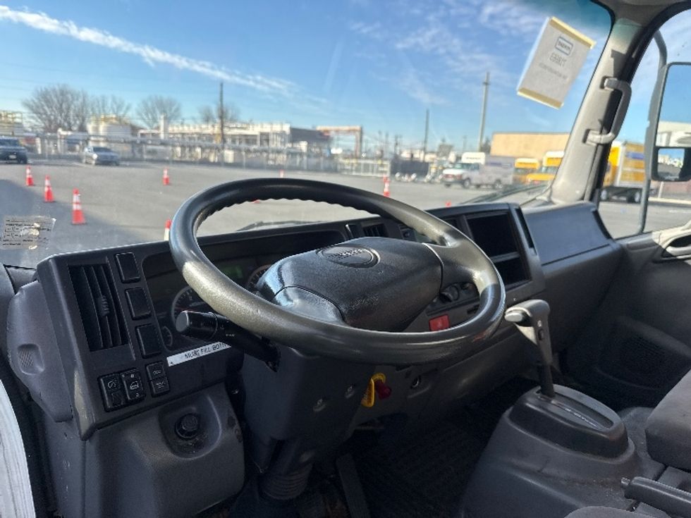 Refrigerated Truck-Light and Medium Duty Trucks-Isuzu-2013-NQR-Philadelphia-PA-246,599\n\t\tmiles-$ 21,000 - Image 16