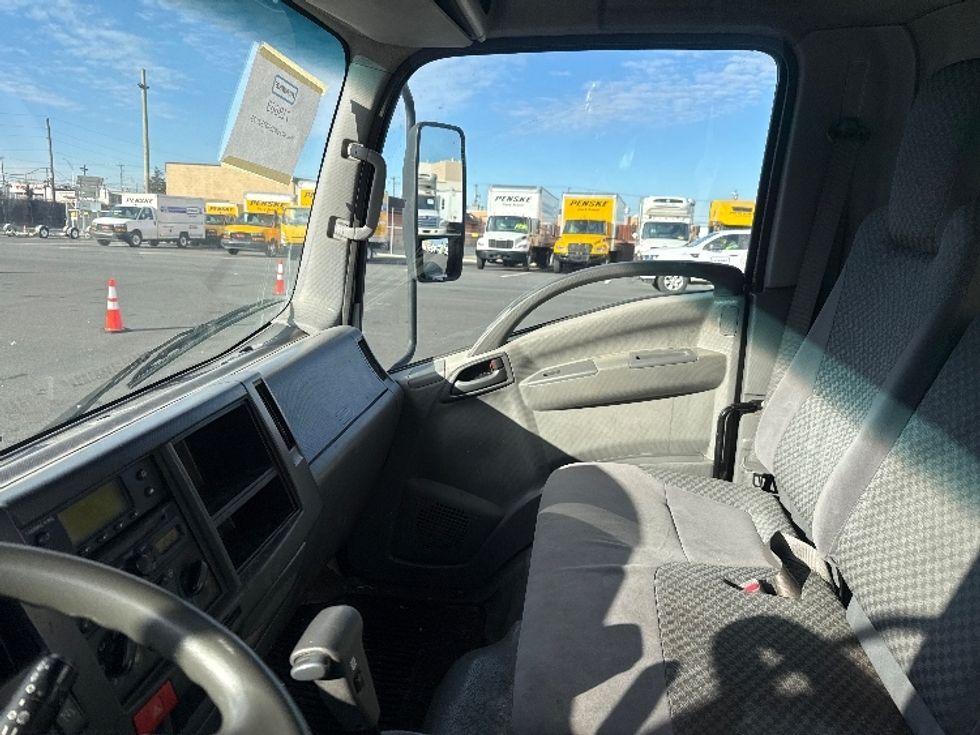 Refrigerated Truck-Light and Medium Duty Trucks-Isuzu-2013-NQR-Philadelphia-PA-246,599\n\t\tmiles-$ 21,000 - Image 18