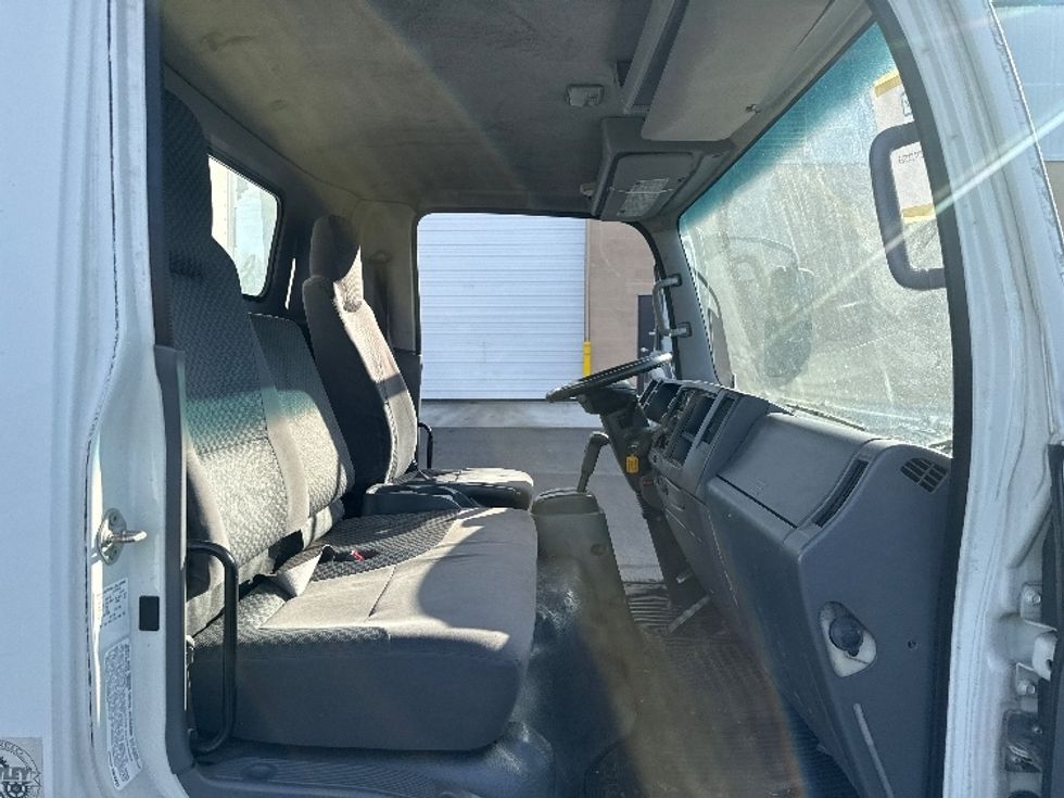 Refrigerated Truck-Light and Medium Duty Trucks-Isuzu-2013-NQR-Philadelphia-PA-246,599\n\t\tmiles-$ 21,000 - Image 21