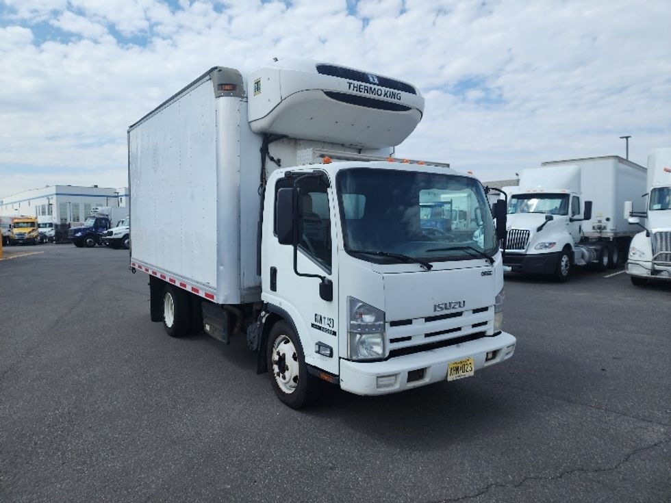 Refrigerated Truck-Light and Medium Duty Trucks-Isuzu-2014-NQR-Linden-NJ-145,625\n\t\tmiles-$ 26,000 - Image 1