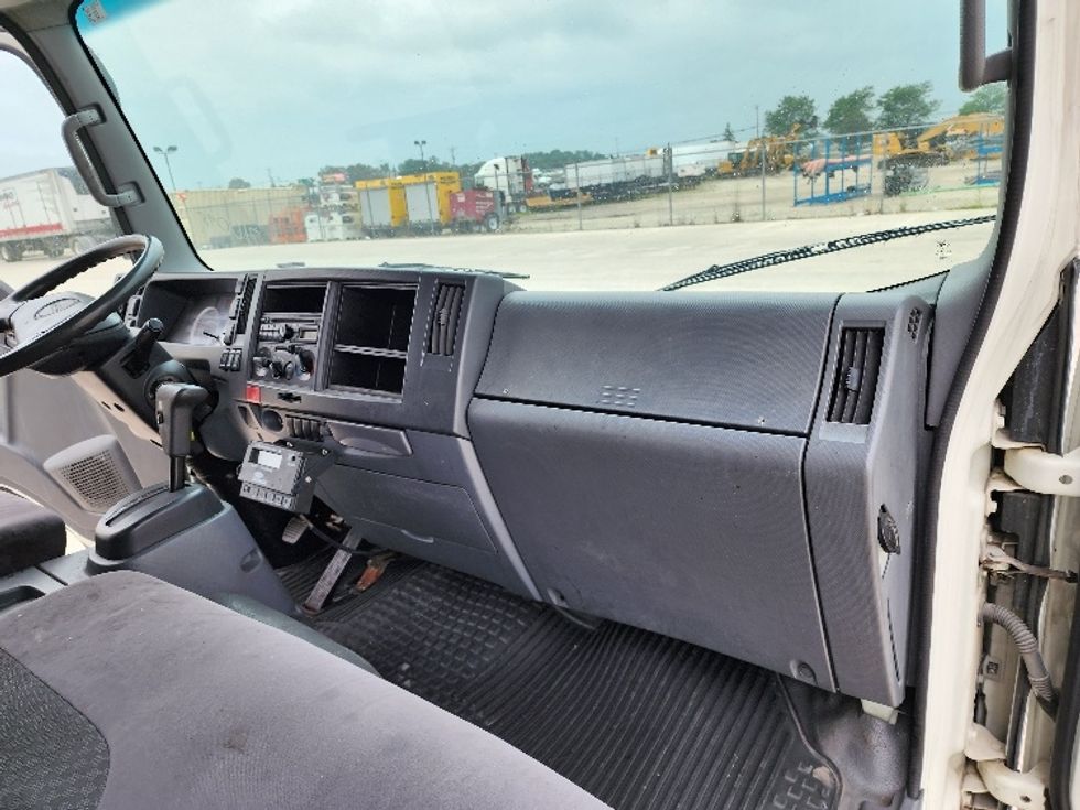 Refrigerated Truck-Light and Medium Duty Trucks-Isuzu-2014-NQR-Sturtevant-WI-225,301\n\t\tmiles-$ 26,500 - Image 21