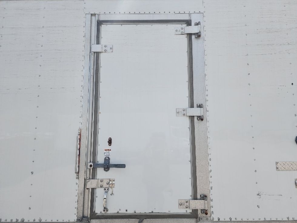 Refrigerated Truck-Light and Medium Duty Trucks-Isuzu-2014-NQR-Sturtevant-WI-245,284\n\t\tmiles-$ 24,500 - Image 24