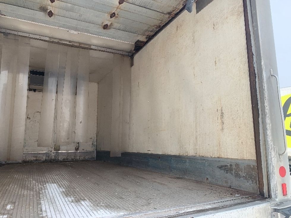 Refrigerated Truck-Light and Medium Duty Trucks-Isuzu-2015-NPR-Laval-PQ-249,684\n\t\tkm-$ 15,500 - Image 11