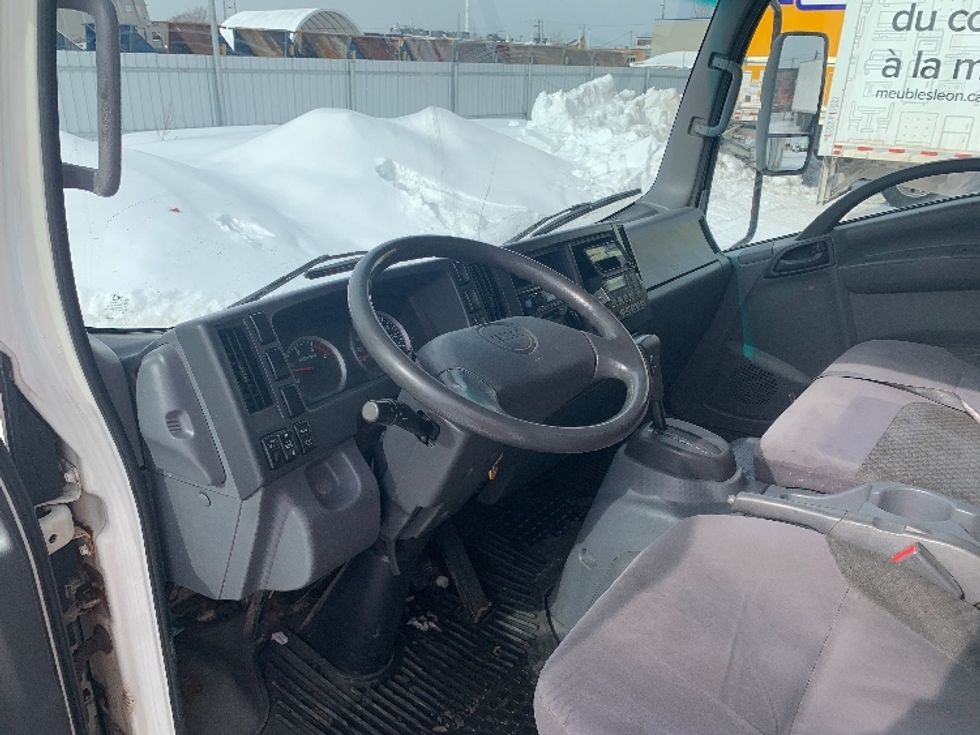 Refrigerated Truck-Light and Medium Duty Trucks-Isuzu-2015-NPR-Laval-PQ-249,684\n\t\tkm-$ 15,500 - Image 16
