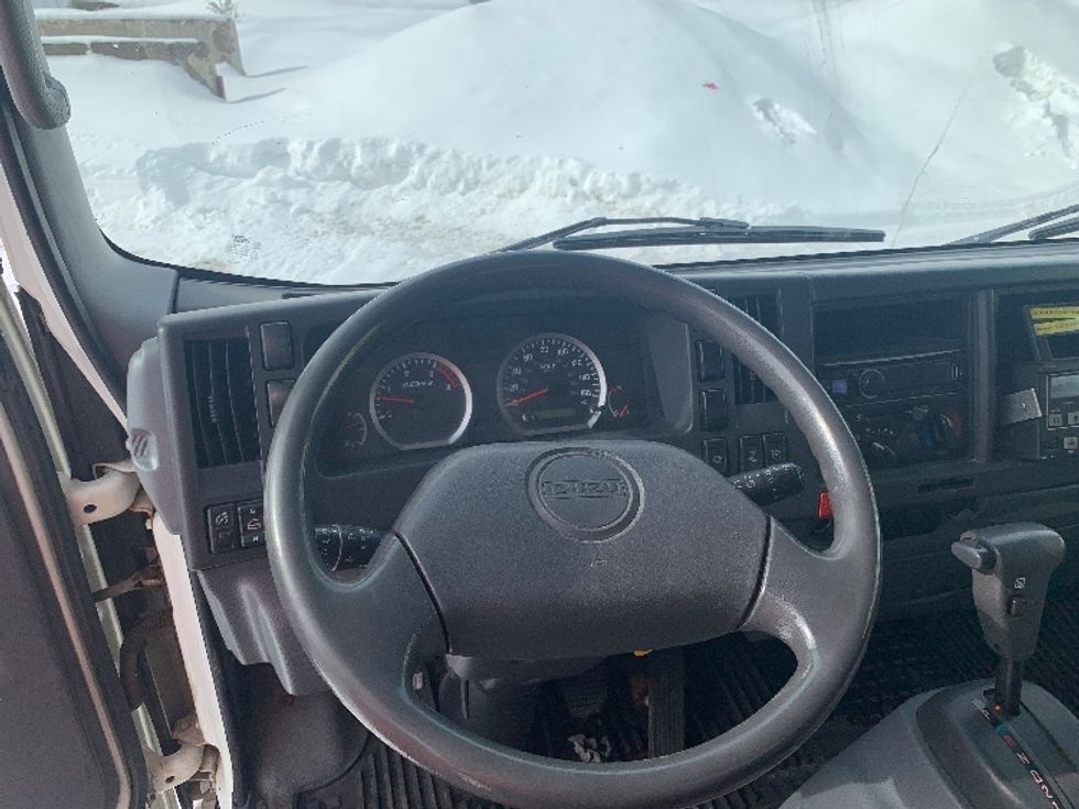 Refrigerated Truck-Light and Medium Duty Trucks-Isuzu-2015-NPR-Laval-PQ-249,684\n\t\tkm-$ 15,500 - Image 17