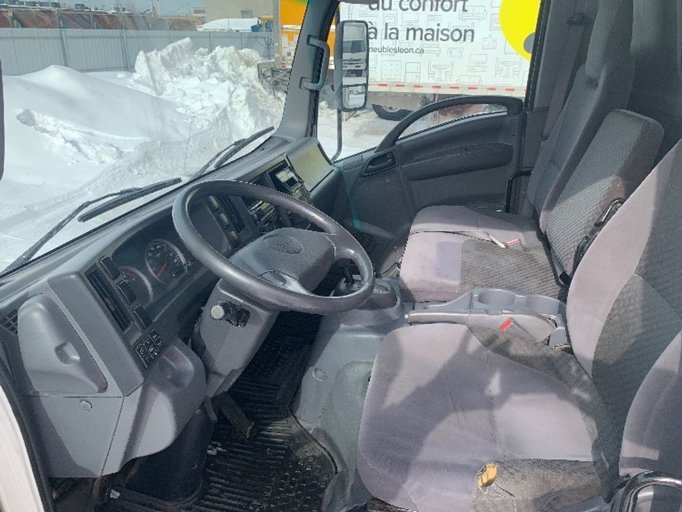 Refrigerated Truck-Light and Medium Duty Trucks-Isuzu-2015-NPR-Laval-PQ-249,684\n\t\tkm-$ 15,500 - Image 18