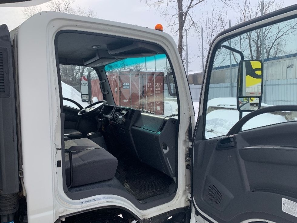 Refrigerated Truck-Light and Medium Duty Trucks-Isuzu-2015-NPR-Laval-PQ-249,684\n\t\tkm-$ 15,500 - Image 19
