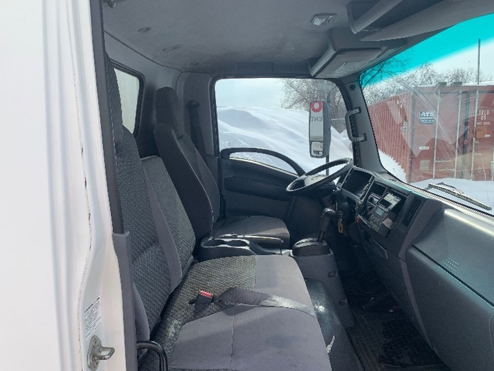 Refrigerated Truck-Light and Medium Duty Trucks-Isuzu-2015-NPR-Laval-PQ-249,684\n\t\tkm-$ 15,500 - Image 21