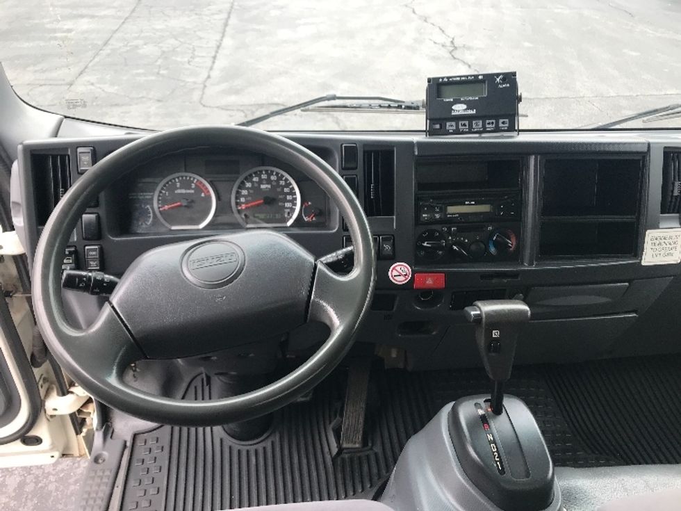 Refrigerated Truck-Light and Medium Duty Trucks-Isuzu-2015-NQR-La Mirada-CA-124,043\n\t\tmiles-$ 39,500 - Image 18