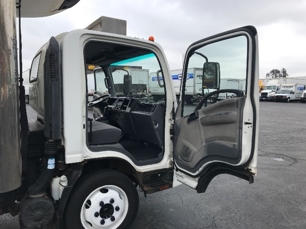 Refrigerated Truck-Light and Medium Duty Trucks-Isuzu-2015-NQR-La Mirada-CA-124,043\n\t\tmiles-$ 39,500 - Image 20
