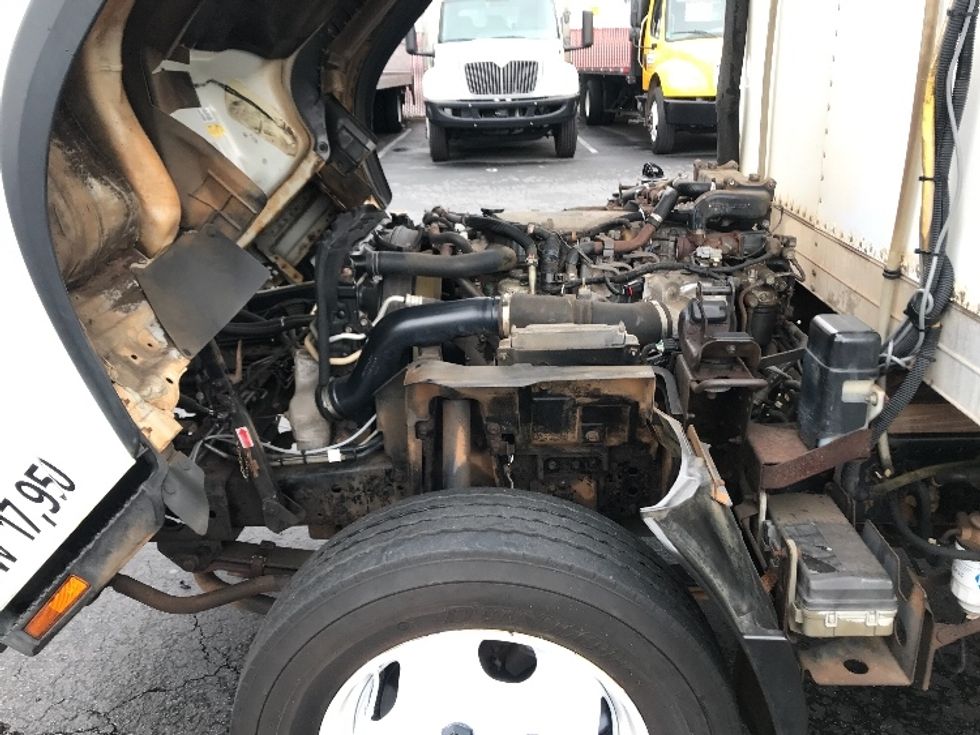 Refrigerated Truck-Light and Medium Duty Trucks-Isuzu-2015-NQR-La Mirada-CA-124,043\n\t\tmiles-$ 39,500 - Image 24