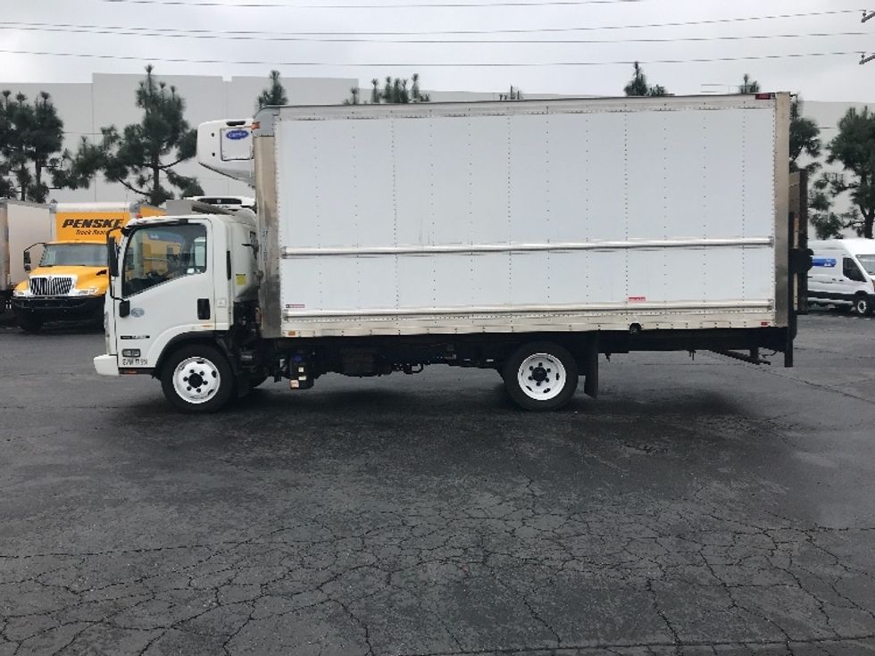 Refrigerated Truck-Light and Medium Duty Trucks-Isuzu-2015-NQR-La Mirada-CA-124,043\n\t\tmiles-$ 39,500 - Image 4