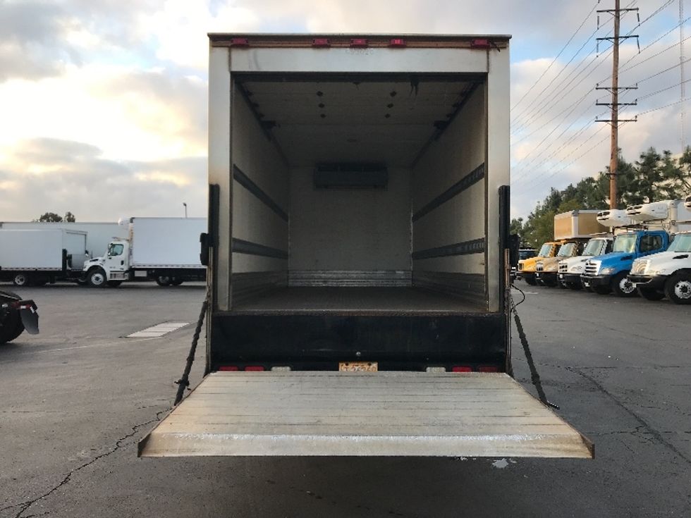 Refrigerated Truck-Light and Medium Duty Trucks-Isuzu-2015-NQR-La Mirada-CA-124,043\n\t\tmiles-$ 39,500 - Image 9