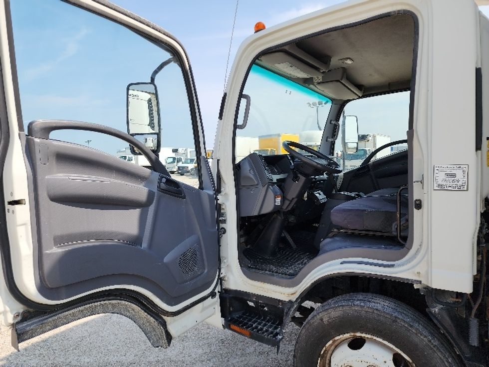 Refrigerated Truck-Light and Medium Duty Trucks-Isuzu-2015-NQR-Sturtevant-WI-178,801\n\t\tmiles-$ 28,000 - Image 15