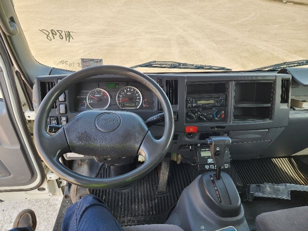Refrigerated Truck-Light and Medium Duty Trucks-Isuzu-2015-NQR-Sturtevant-WI-178,801\n\t\tmiles-$ 28,000 - Image 17