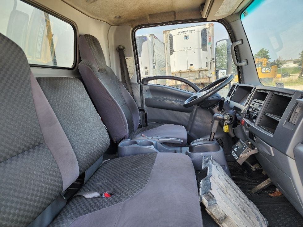 Refrigerated Truck-Light and Medium Duty Trucks-Isuzu-2015-NQR-Sturtevant-WI-178,801\n\t\tmiles-$ 28,000 - Image 21