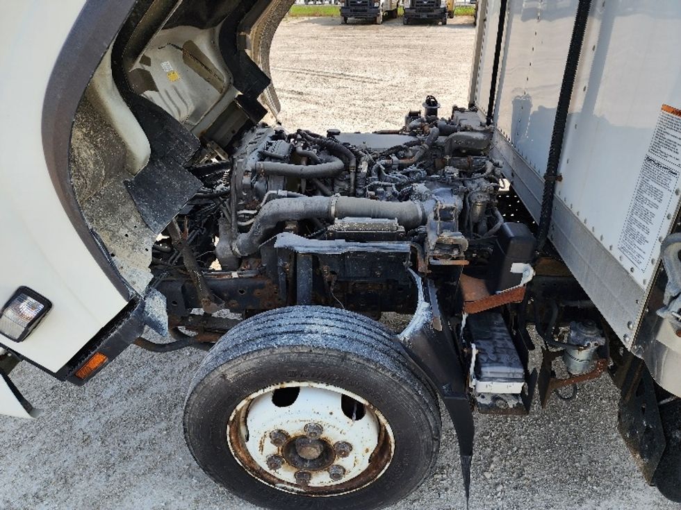 Refrigerated Truck-Light and Medium Duty Trucks-Isuzu-2015-NQR-Sturtevant-WI-178,801\n\t\tmiles-$ 28,000 - Image 22