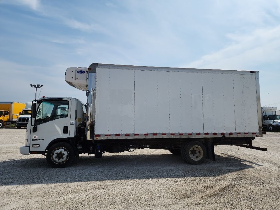 Refrigerated Truck-Light and Medium Duty Trucks-Isuzu-2015-NQR-Sturtevant-WI-178,801\n\t\tmiles-$ 28,000 - Image 4