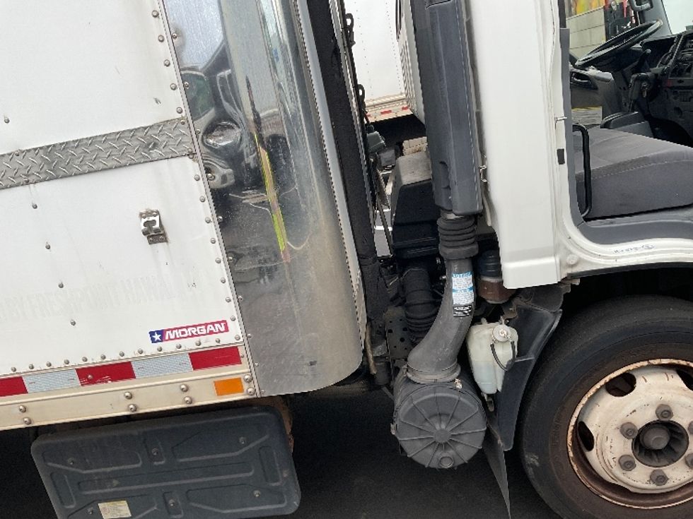 Refrigerated Truck-Light and Medium Duty Trucks-Isuzu-2015-NQR-Torrance-CA-107,825\n\t\tmiles-$ 35,500 - Image 24