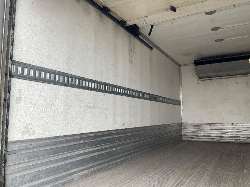 Refrigerated Truck-Light and Medium Duty Trucks-Isuzu-2015-NQR-Torrance-CA-132,937\n\t\tmiles-$ 40,500 - Image 11