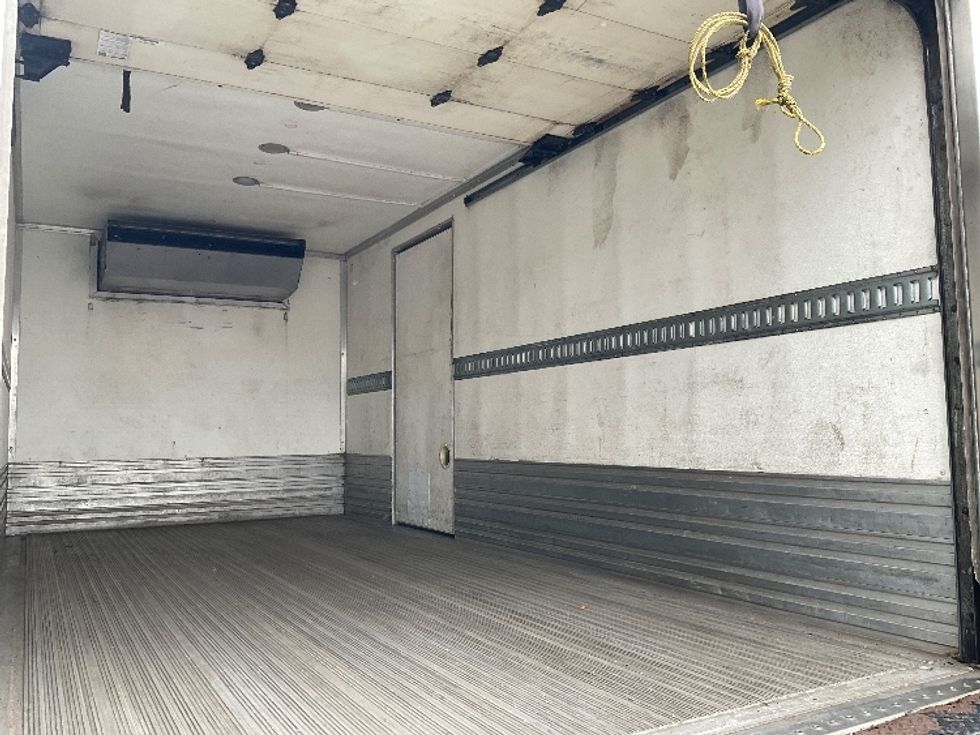 Refrigerated Truck-Light and Medium Duty Trucks-Isuzu-2015-NQR-Torrance-CA-132,937\n\t\tmiles-$ 40,500 - Image 12