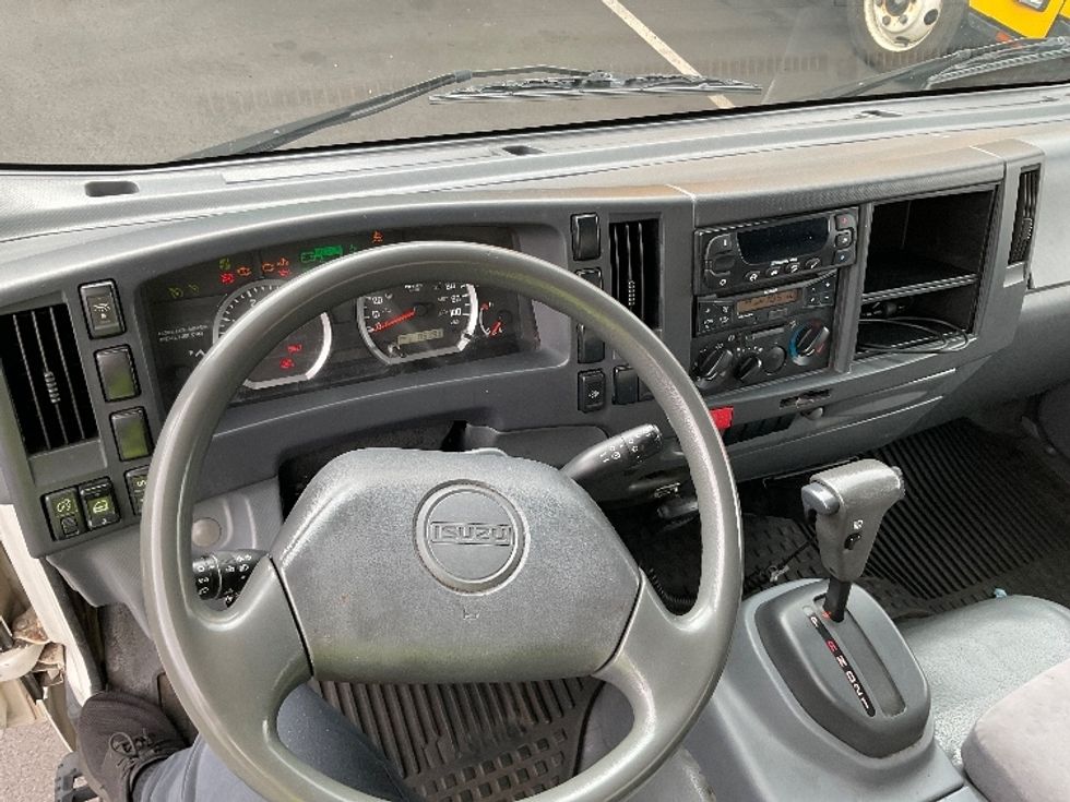 Refrigerated Truck-Light and Medium Duty Trucks-Isuzu-2015-NQR-Torrance-CA-132,937\n\t\tmiles-$ 40,500 - Image 17