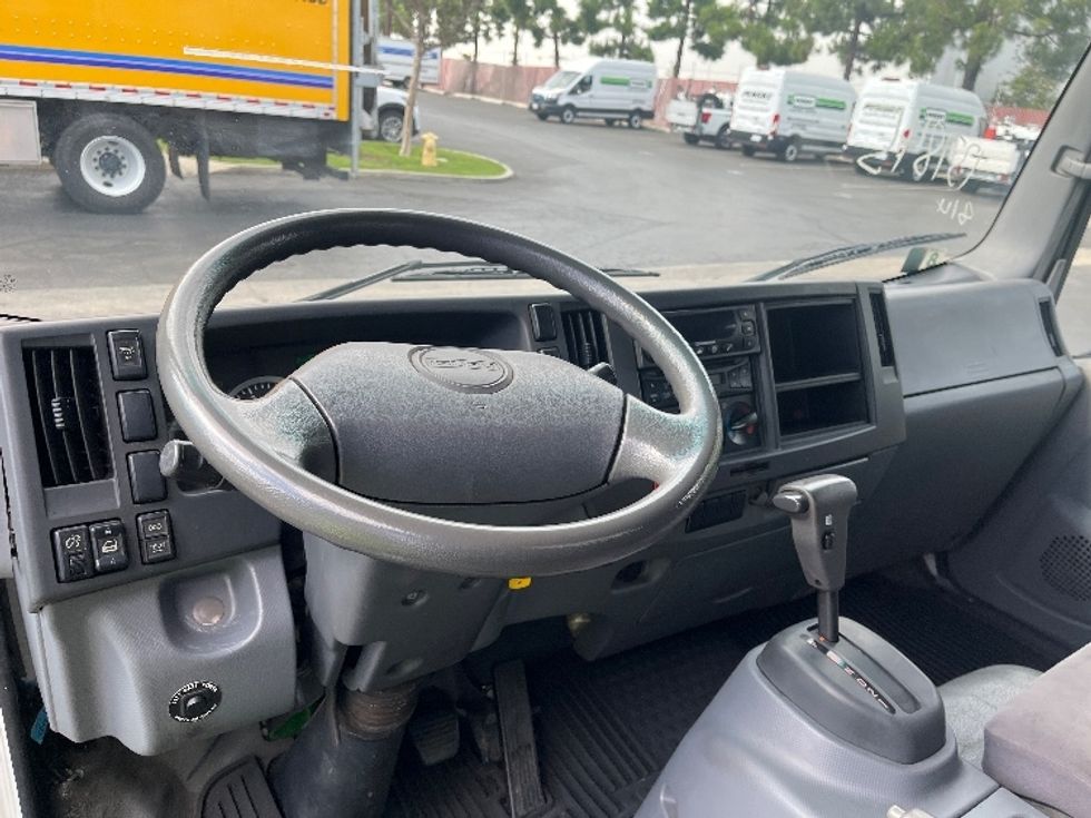 Refrigerated Truck-Light and Medium Duty Trucks-Isuzu-2015-NQR-Torrance-CA-70,673\n\t\tmiles-$ 44,750 - Image 18