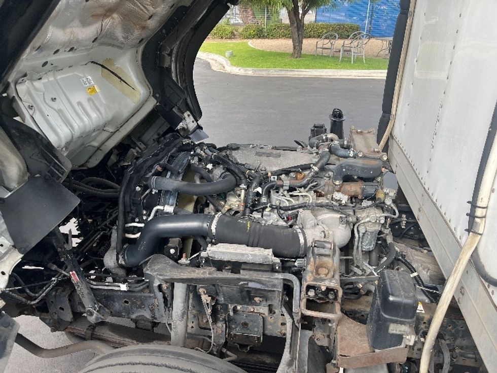 Refrigerated Truck-Light and Medium Duty Trucks-Isuzu-2015-NQR-Torrance-CA-70,673\n\t\tmiles-$ 44,750 - Image 24