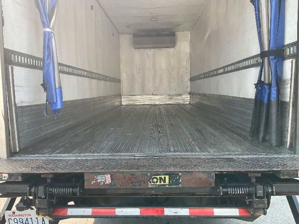 Refrigerated Truck-Light and Medium Duty Trucks-Isuzu-2015-NRR-Kent-WA-176,045\n\t\tmiles-$ 37,250 - Image 10