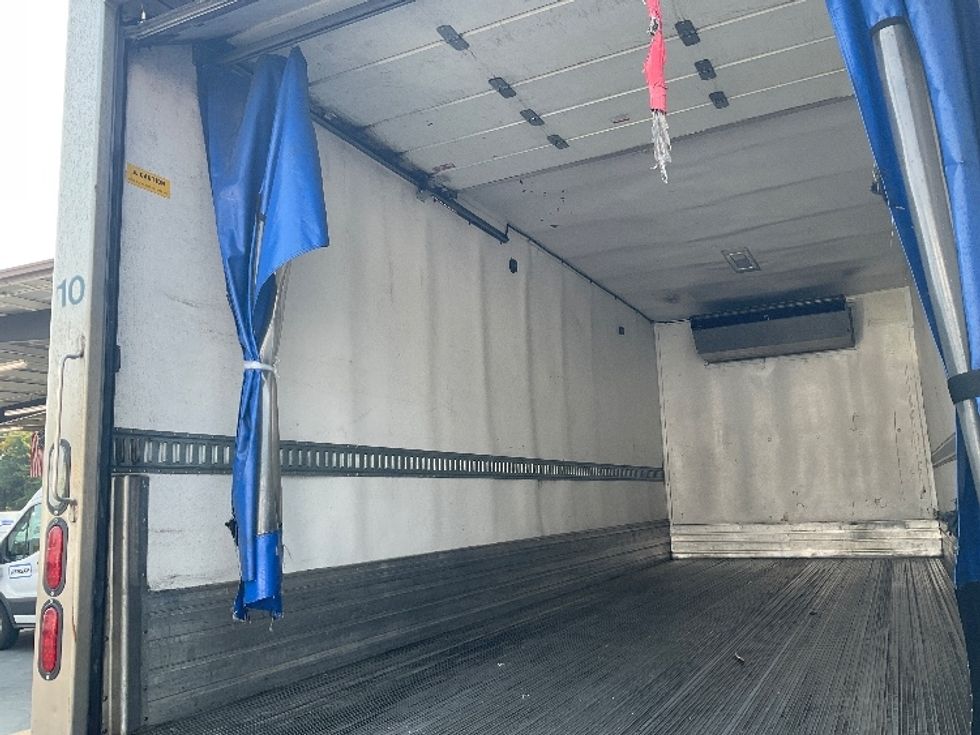 Refrigerated Truck-Light and Medium Duty Trucks-Isuzu-2015-NRR-Kent-WA-176,045\n\t\tmiles-$ 37,250 - Image 11