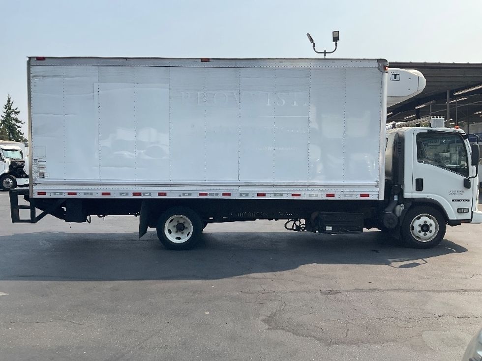 Refrigerated Truck-Light and Medium Duty Trucks-Isuzu-2015-NRR-Kent-WA-176,045\n\t\tmiles-$ 37,250 - Image 15
