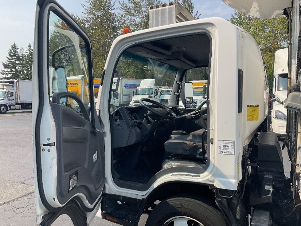 Refrigerated Truck-Light and Medium Duty Trucks-Isuzu-2015-NRR-Kent-WA-176,045\n\t\tmiles-$ 37,250 - Image 16