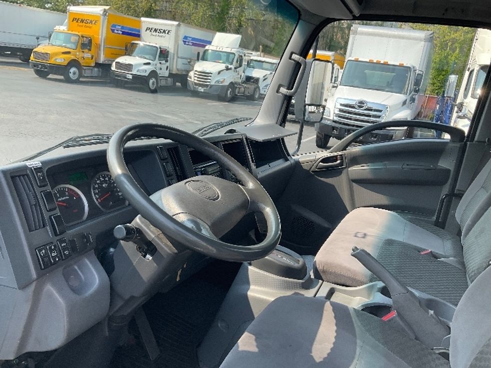 Refrigerated Truck-Light and Medium Duty Trucks-Isuzu-2015-NRR-Kent-WA-176,045\n\t\tmiles-$ 37,250 - Image 17
