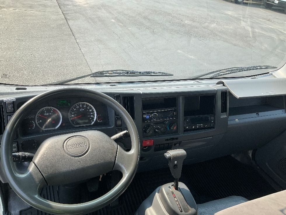 Refrigerated Truck-Light and Medium Duty Trucks-Isuzu-2015-NRR-Kent-WA-176,045\n\t\tmiles-$ 37,250 - Image 18