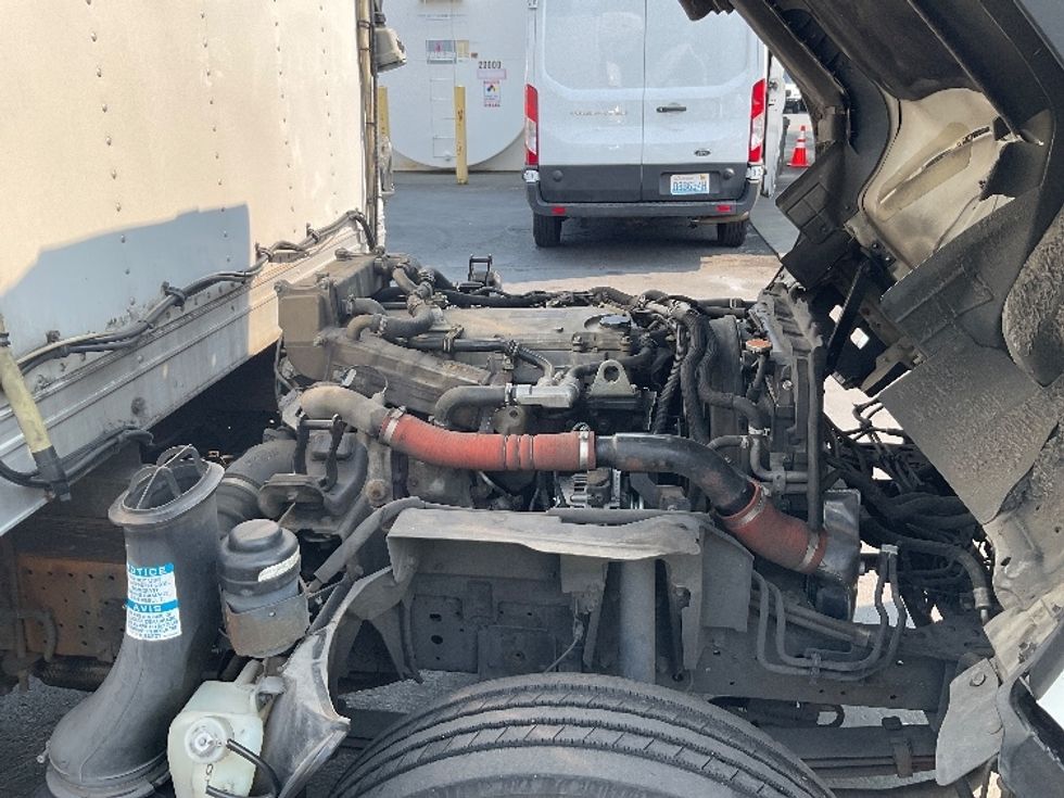 Refrigerated Truck-Light and Medium Duty Trucks-Isuzu-2015-NRR-Kent-WA-176,045\n\t\tmiles-$ 37,250 - Image 23