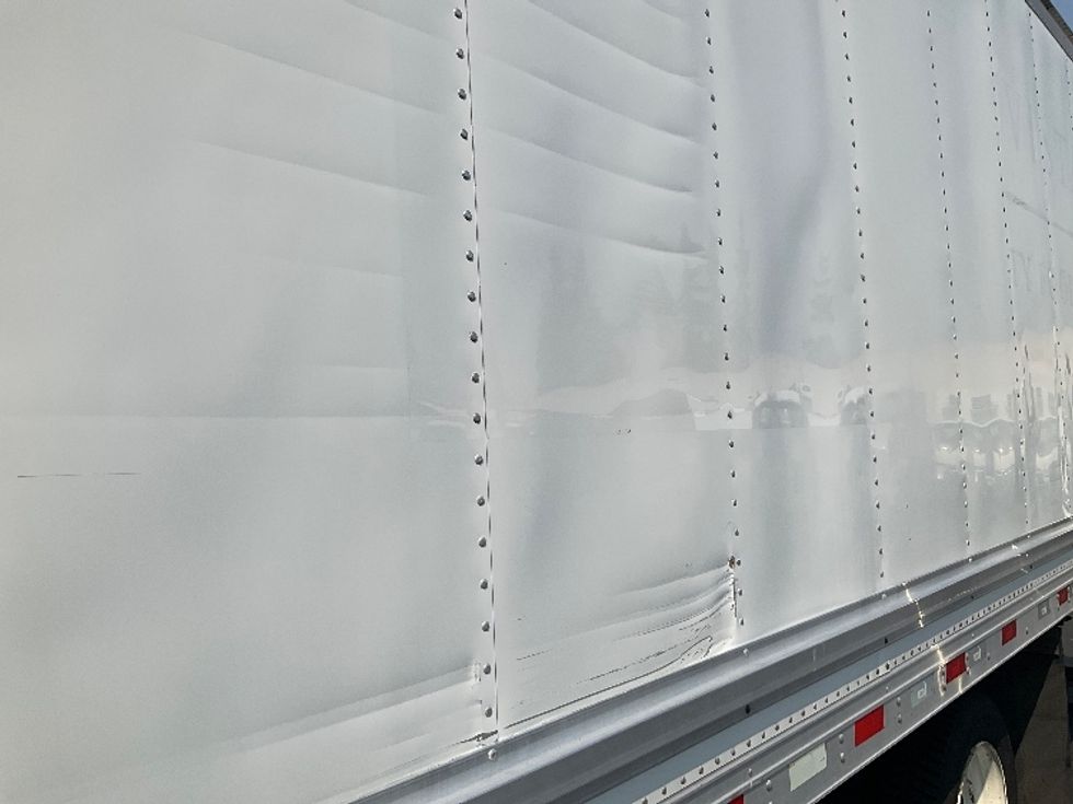 Refrigerated Truck-Light and Medium Duty Trucks-Isuzu-2015-NRR-Kent-WA-176,045\n\t\tmiles-$ 37,250 - Image 27