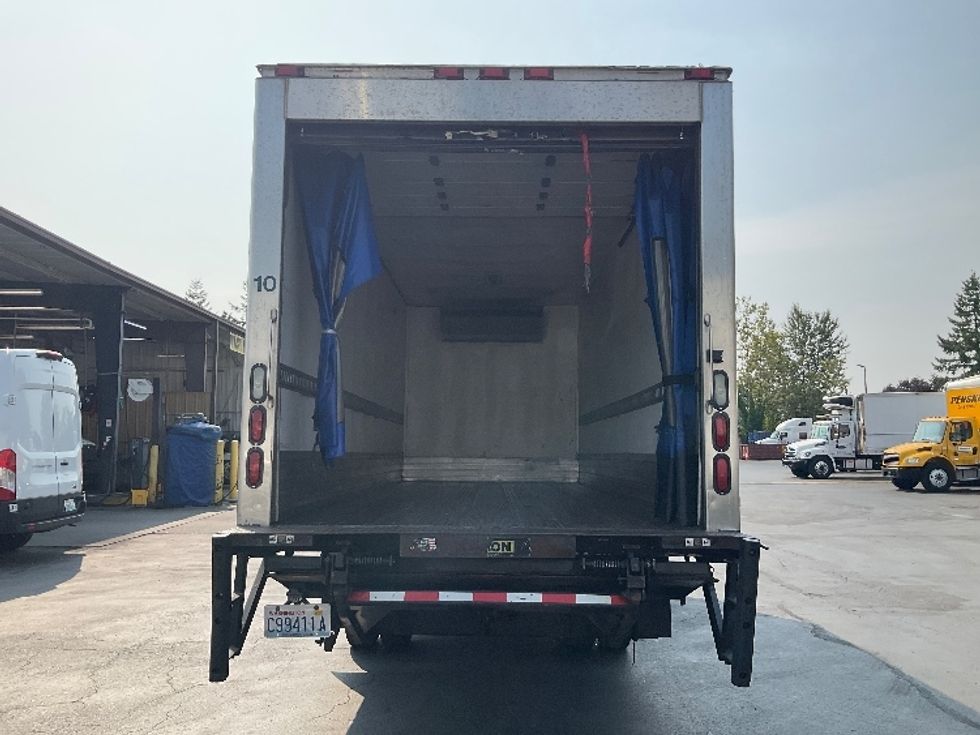 Refrigerated Truck-Light and Medium Duty Trucks-Isuzu-2015-NRR-Kent-WA-176,045\n\t\tmiles-$ 37,250 - Image 8