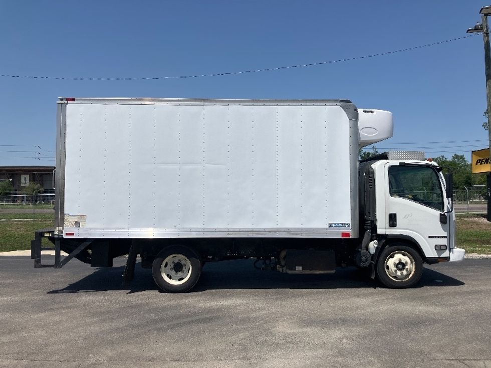 Refrigerated Truck-Light and Medium Duty Trucks-Isuzu-2016-NPRXD-Apopka-FL-46,402\n\t\tmiles-$ 49,750 - Image 15