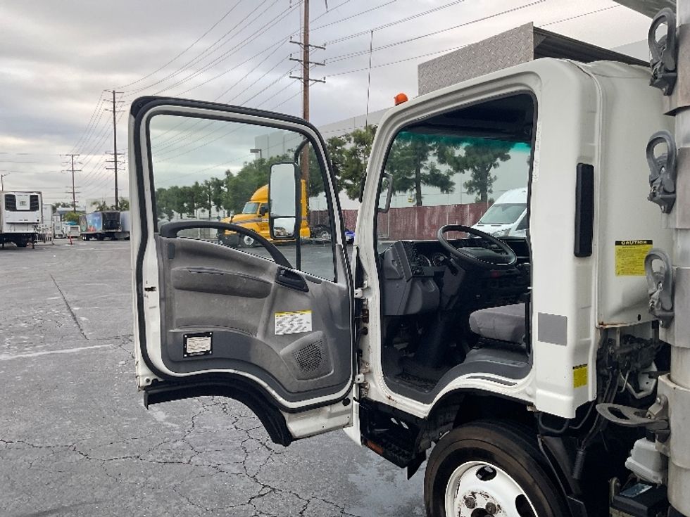 Refrigerated Truck-Light and Medium Duty Trucks-Isuzu-2016-NQR-La Mirada-CA-132,425\n\t\tmiles-$ 46,000 - Image 16
