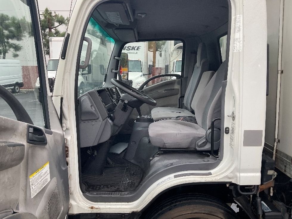 Refrigerated Truck-Light and Medium Duty Trucks-Isuzu-2016-NQR-La Mirada-CA-132,425\n\t\tmiles-$ 46,000 - Image 17